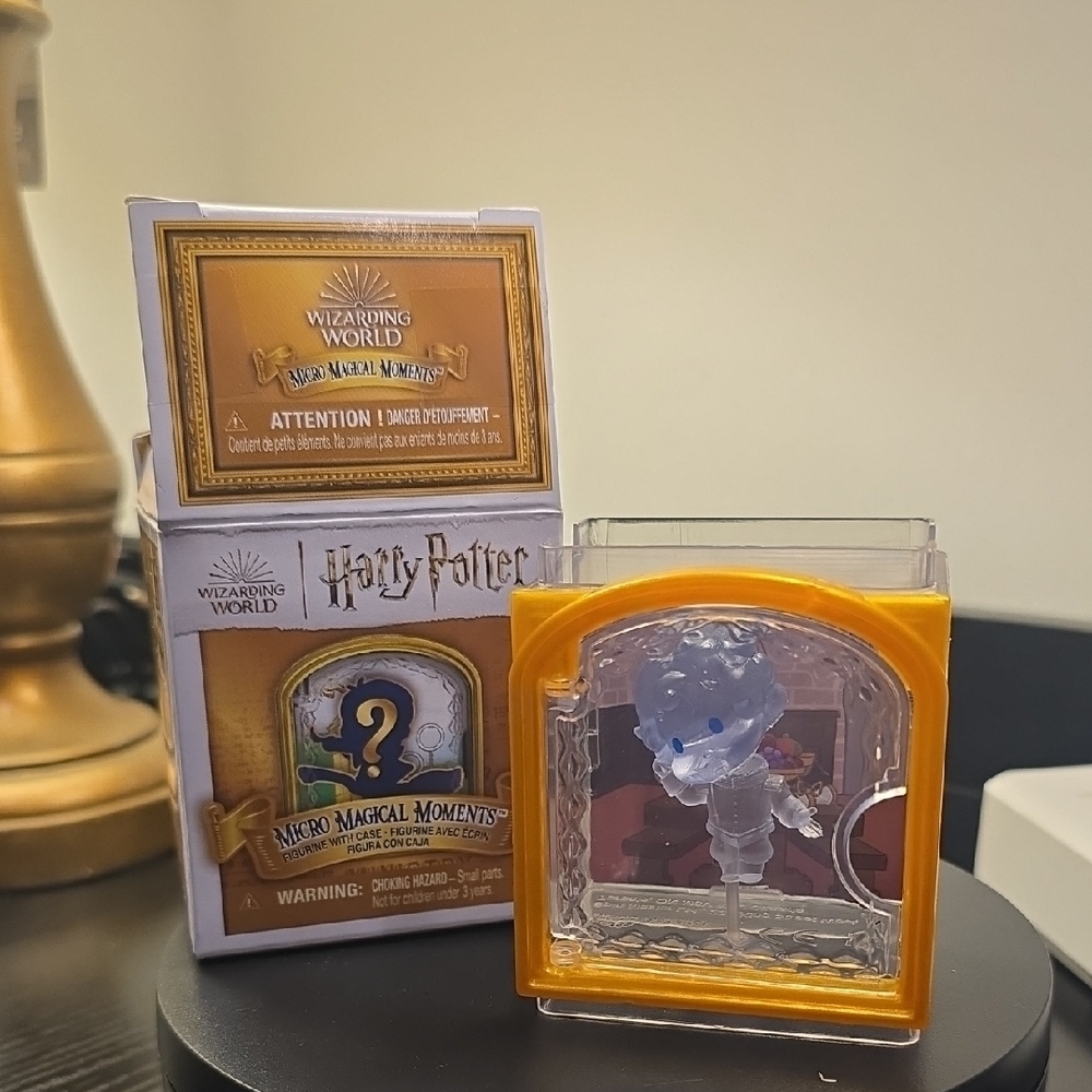 Harry Potter Micro Magical Moments Box, Nearly Headless Nick - Picture 3 of 5